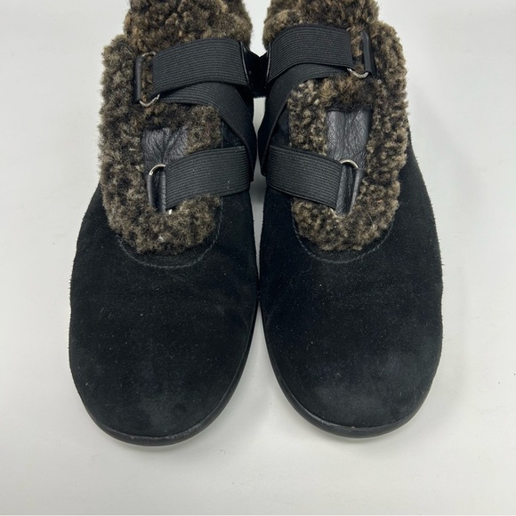 Stuart Weitzman Women's Leanto Black Suede Slip-On Fur Trim Flats Size 9 - Picture 9 of 16